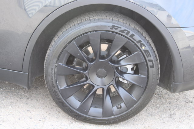 Used 2024 Tesla Model Y Long Range RWD image 6
