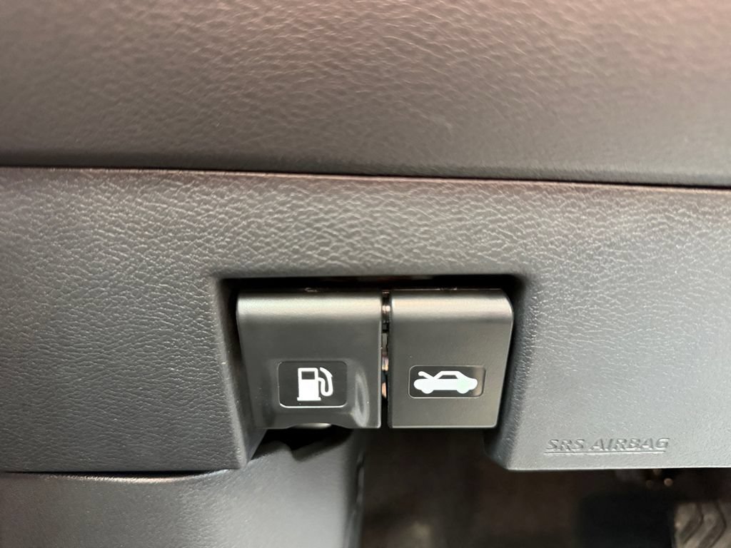 Used 2025 Nissan Versa SR w/ Trunk Package FWD image 24