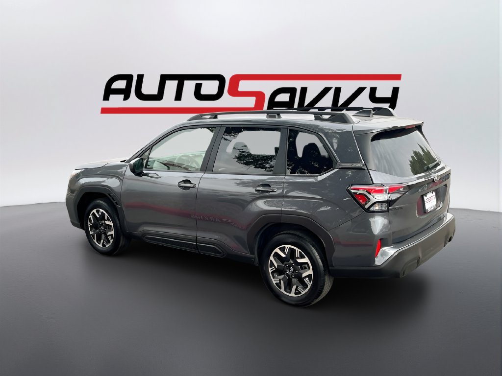 Used 2025 Subaru Forester Premium AWD/4WD image 5