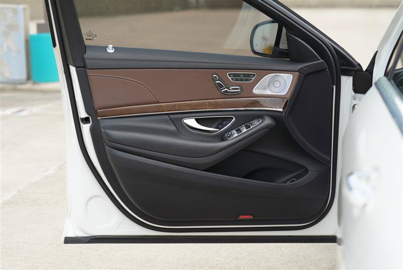 Used 2015 Mercedes-Benz S 550 4MATIC Sedan image 37