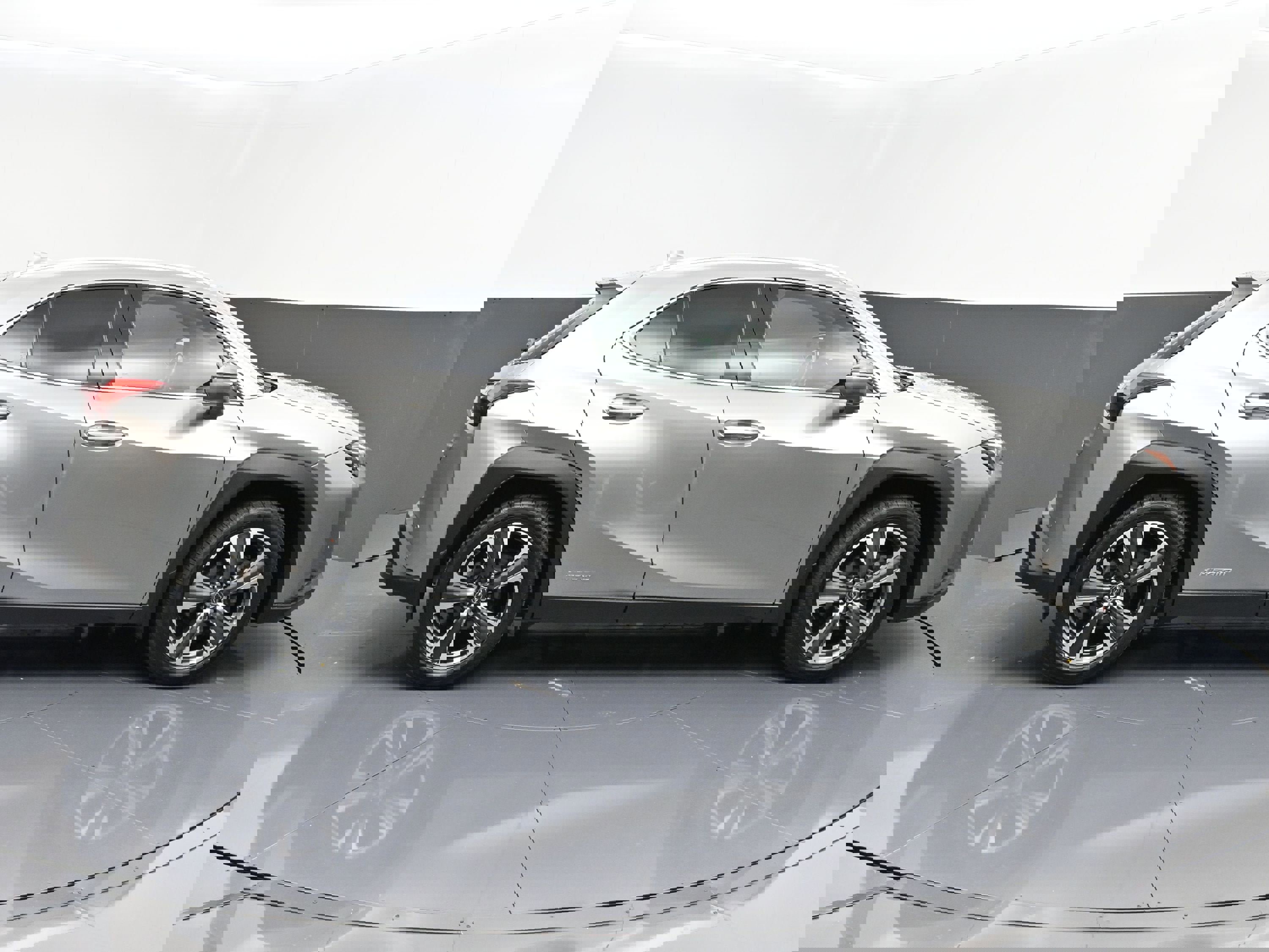 Used 2021 Lexus UX 250h w/ Premium Package image 8