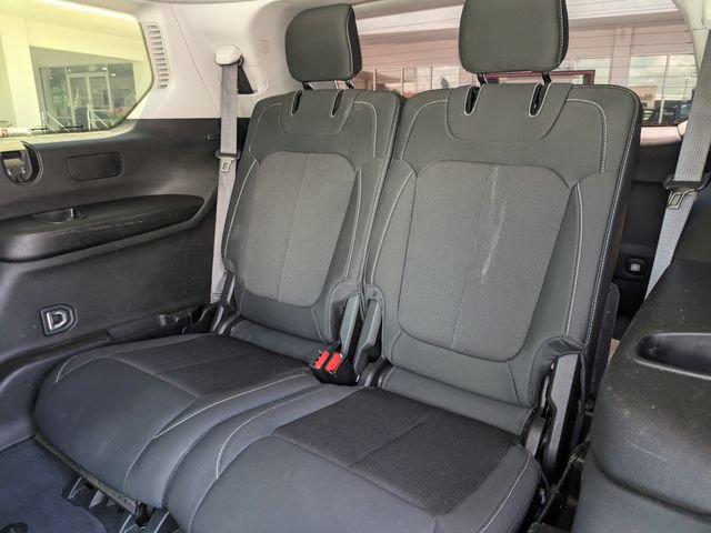 Used 2023 Jeep Grand Cherokee L Laredo RWD image 14