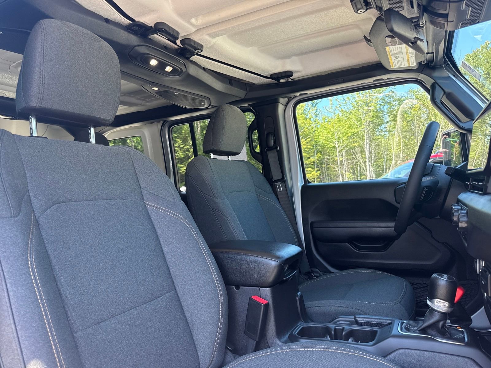 Used 2024 Jeep Wrangler Unlimited w/ Convenience Group image 26