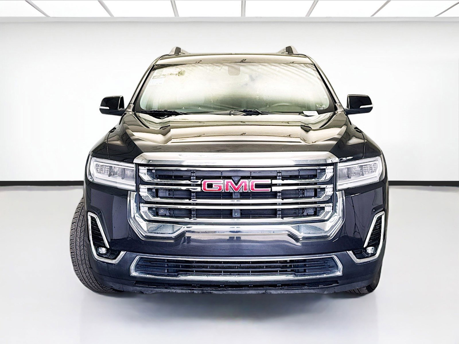 Used 2020 GMC Acadia SLT FWD image 2
