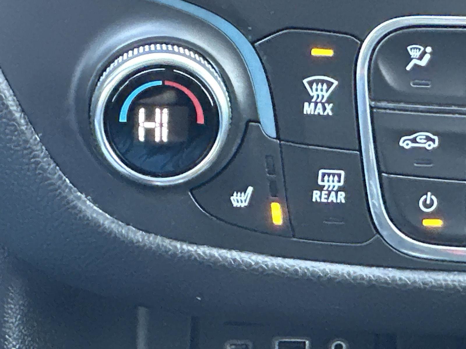 Used 2020 Chevrolet Equinox Premier image 17