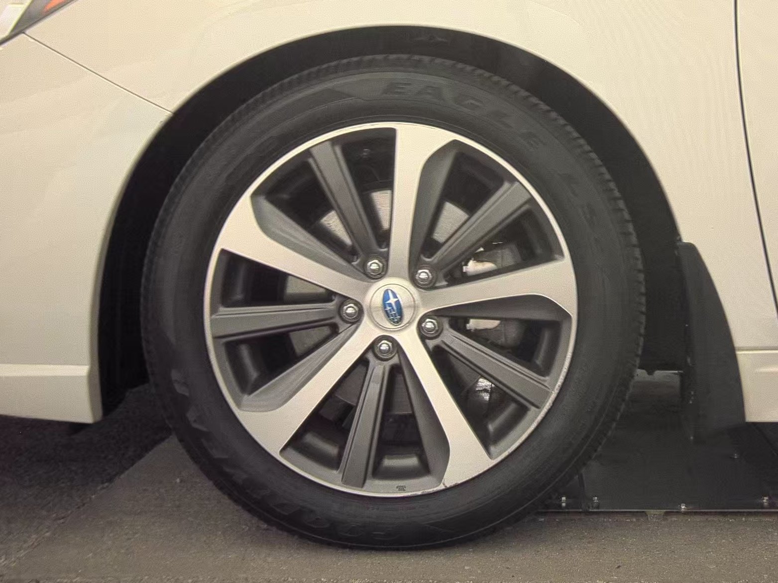 Used 2018 Subaru Legacy 3.6R Limited AWD/4WD image 5