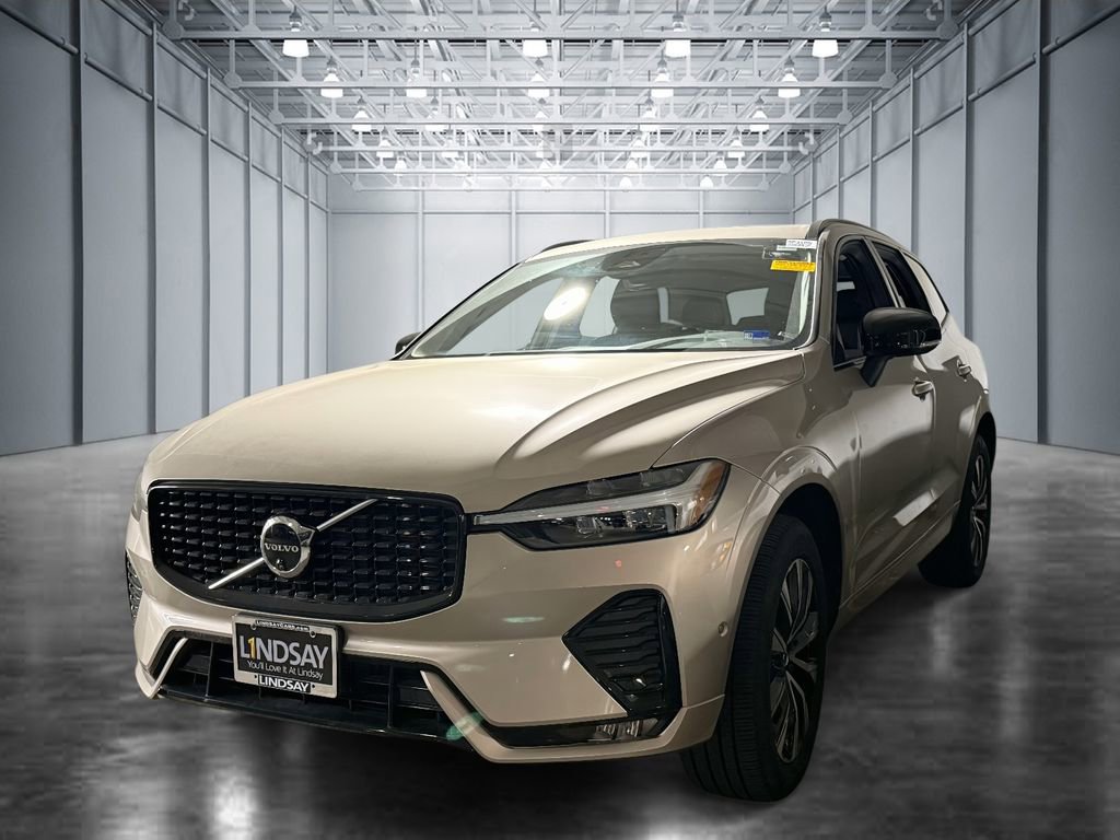 Used 2025 Volvo XC60 B5 Plus image 1
