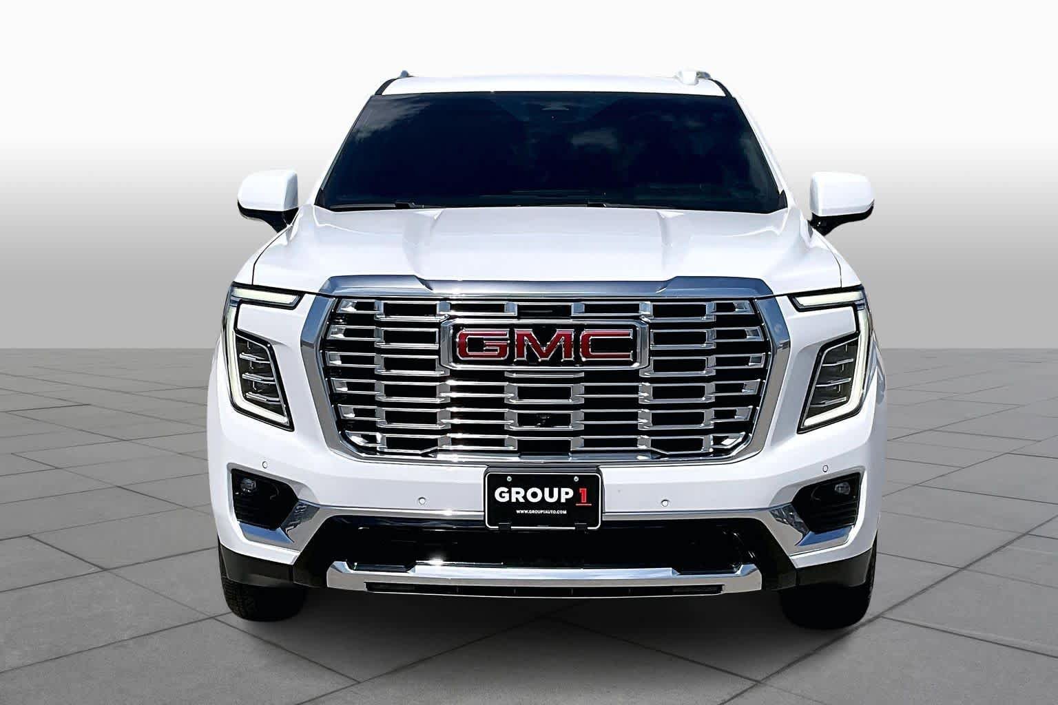 Used 2026 GMC Yukon XL Denali w/ Sun & Power Step Package RWD image 4