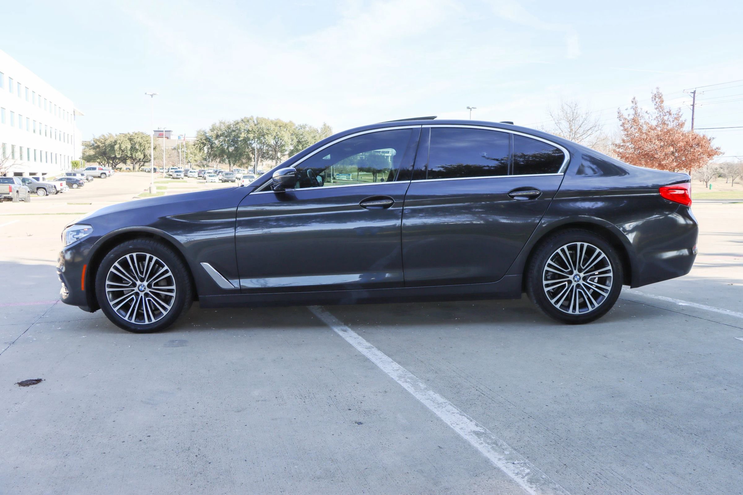 Used 2018 BMW 530i xDrive image 4