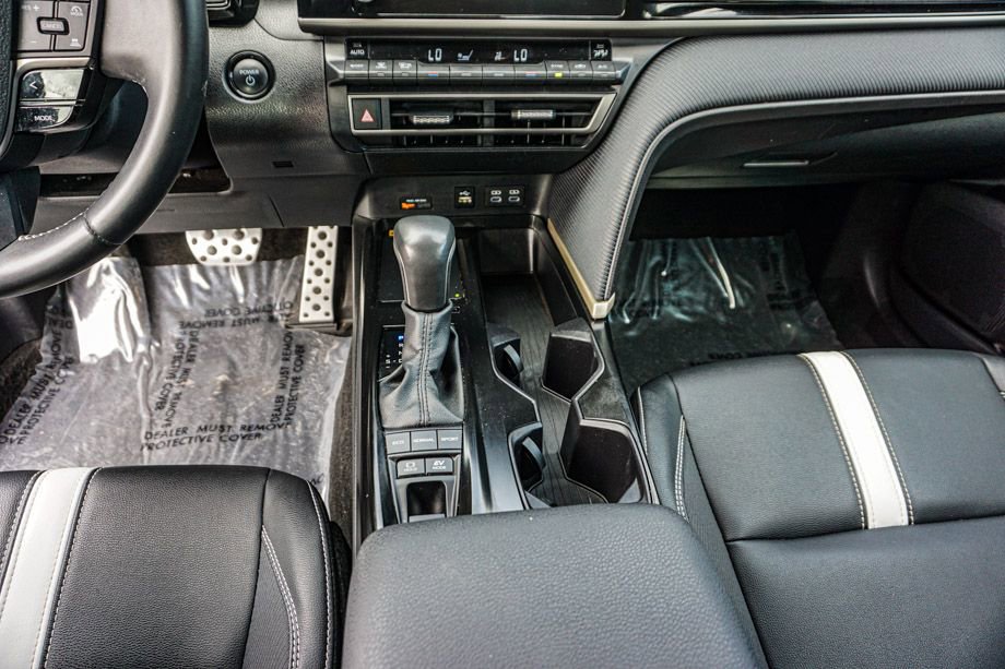 Used 2025 Toyota Camry SE image 36