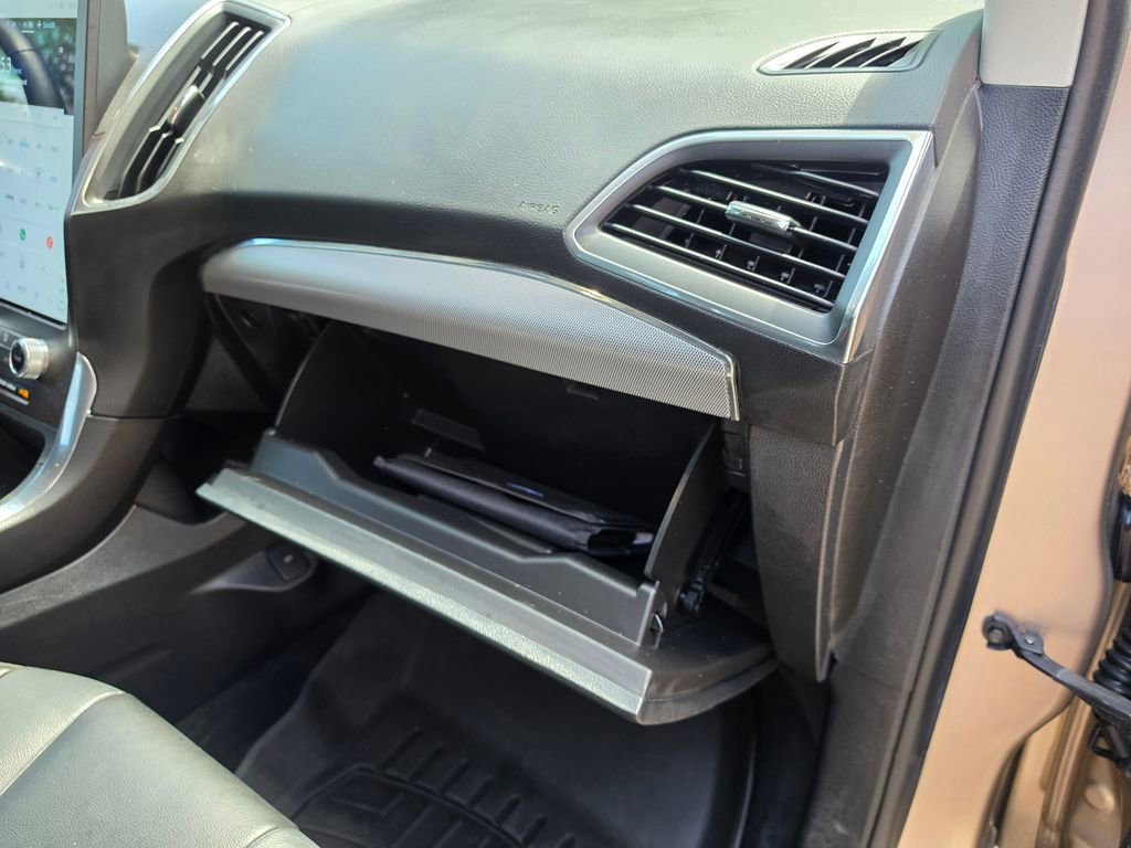 Certified 2021 Ford Edge Titanium FWD image 46