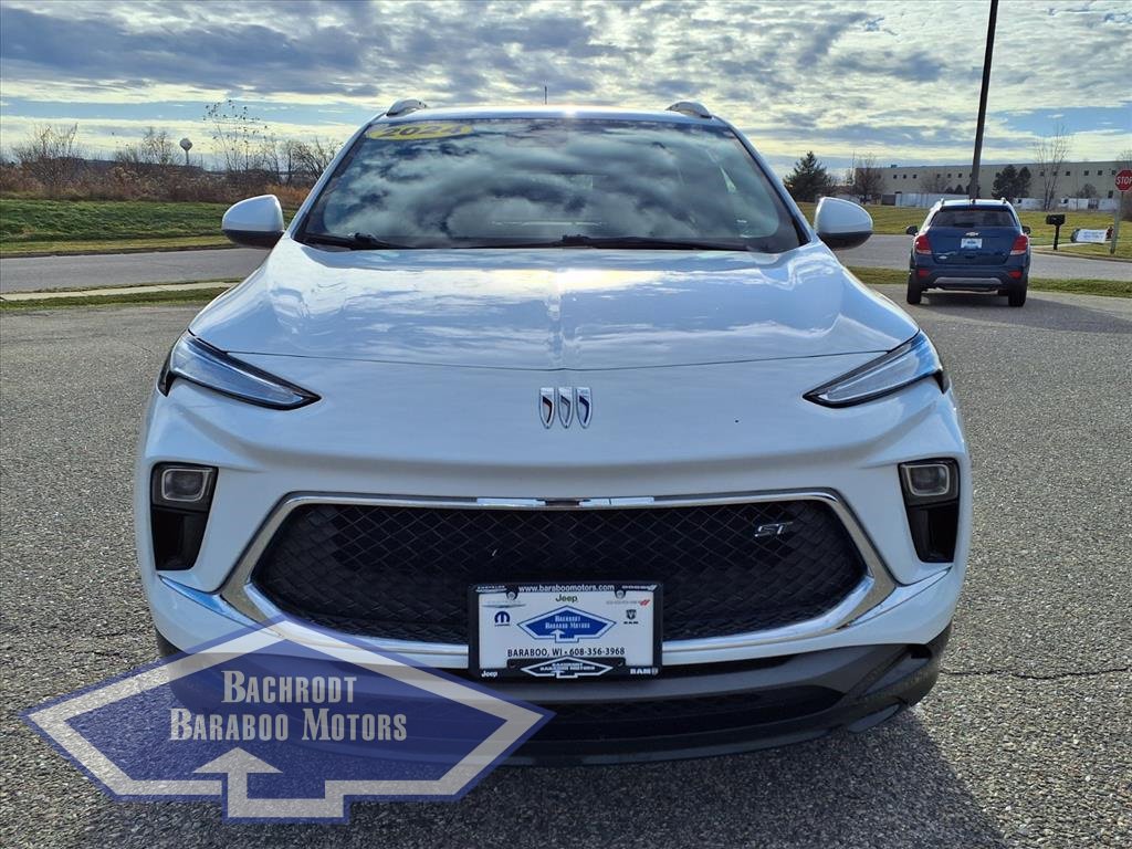 Used 2024 Buick Encore GX Sport Touring image 9