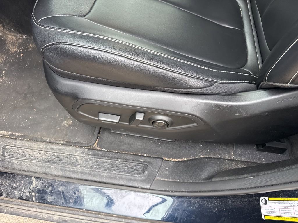 Used 2023 Jeep Grand Cherokee Limited image 11