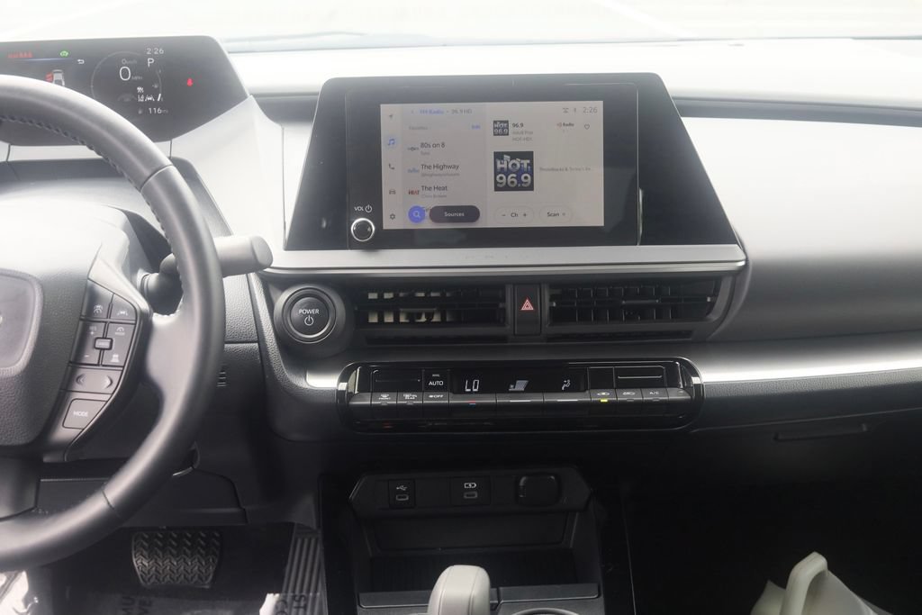 Used 2025 Toyota Prius LE FWD image 15