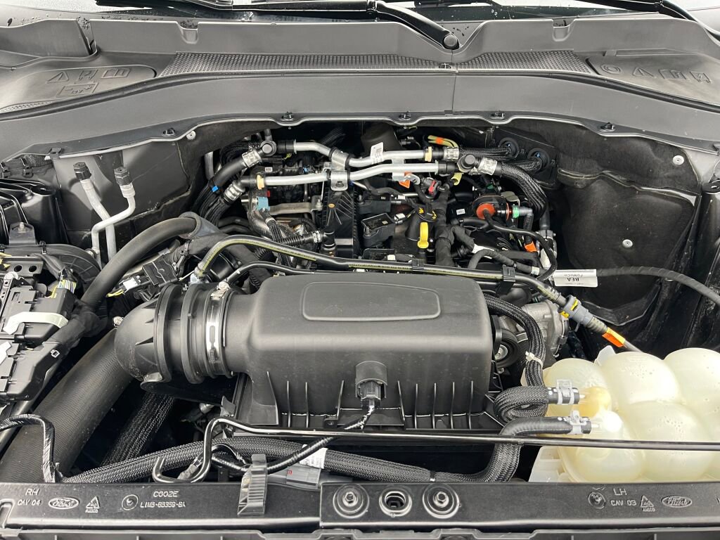 Used 2022 Ford Explorer XLT w/ Equipment Group 202A image 28