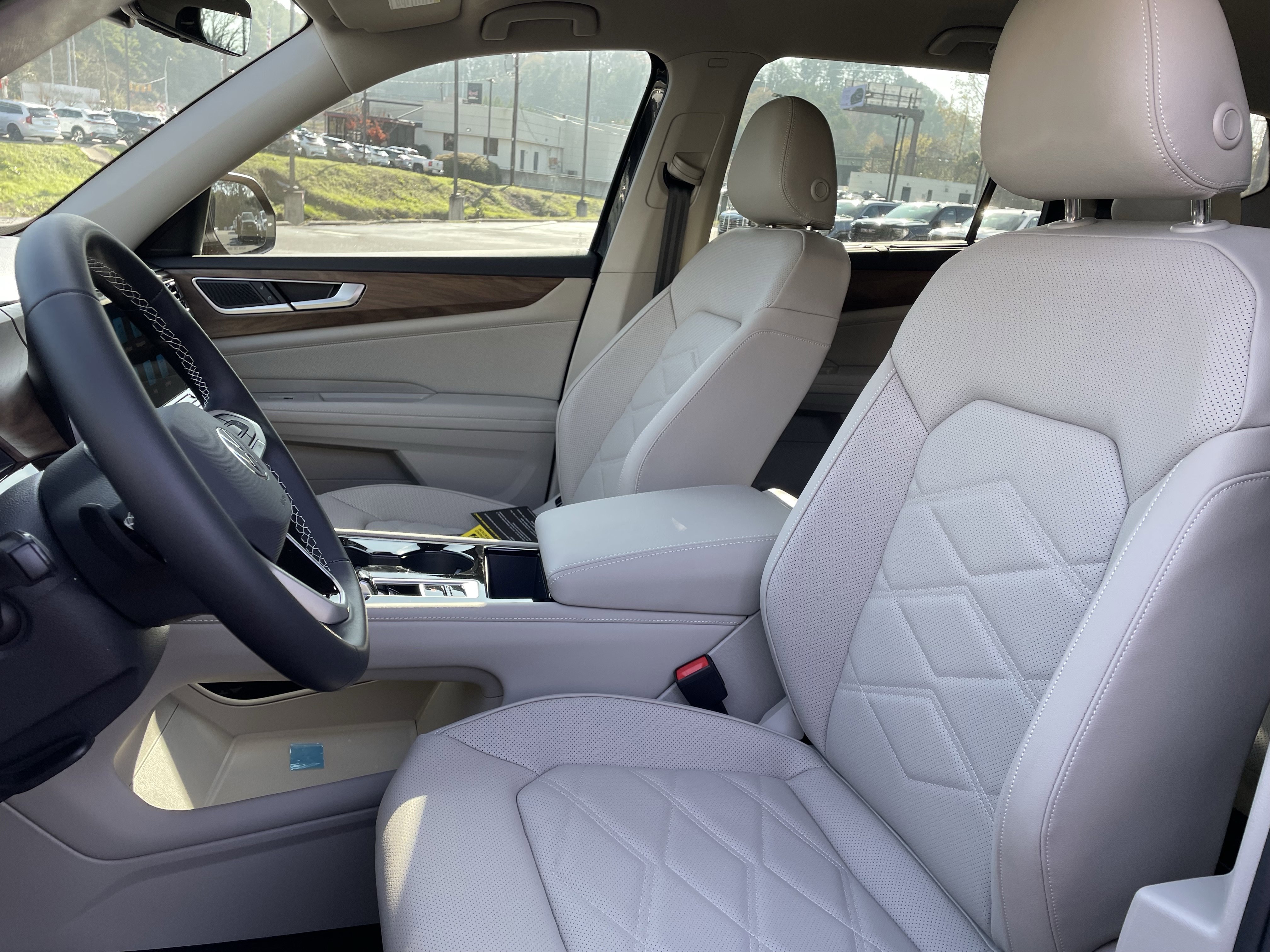 New 2026 Volkswagen Atlas SE image 15