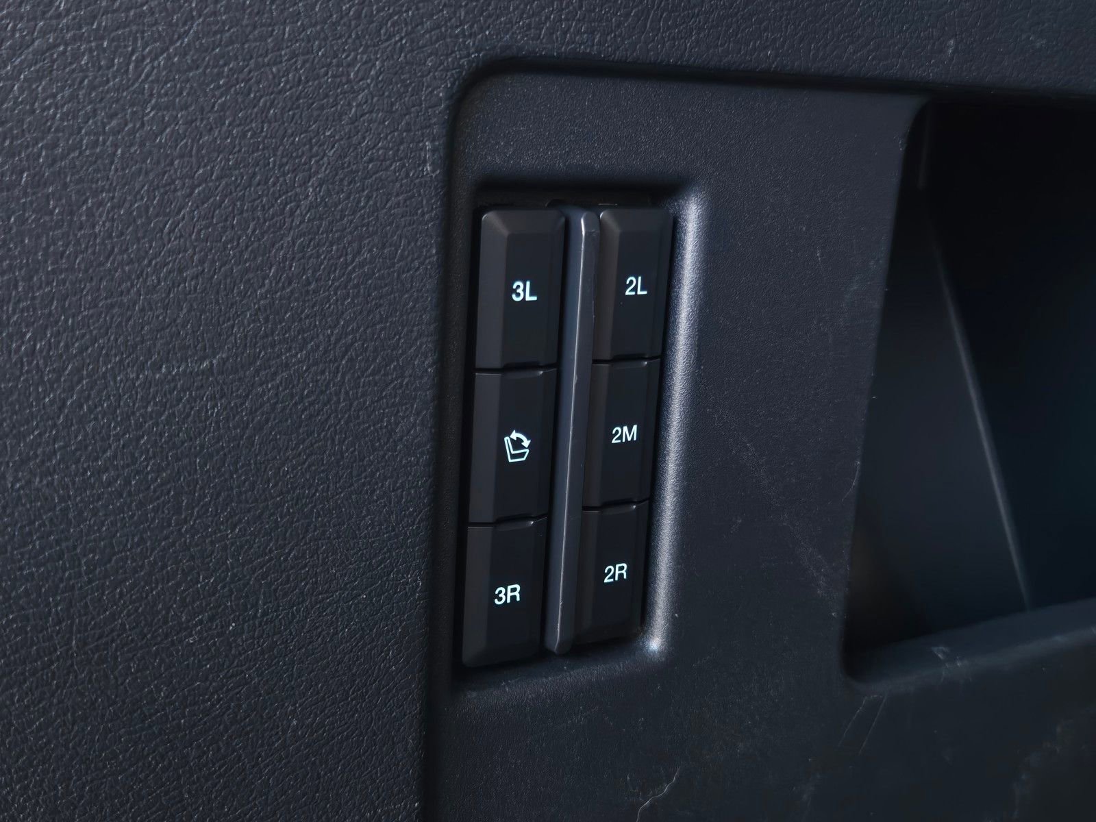 Used 2023 Ford Expedition Max XLT image 28