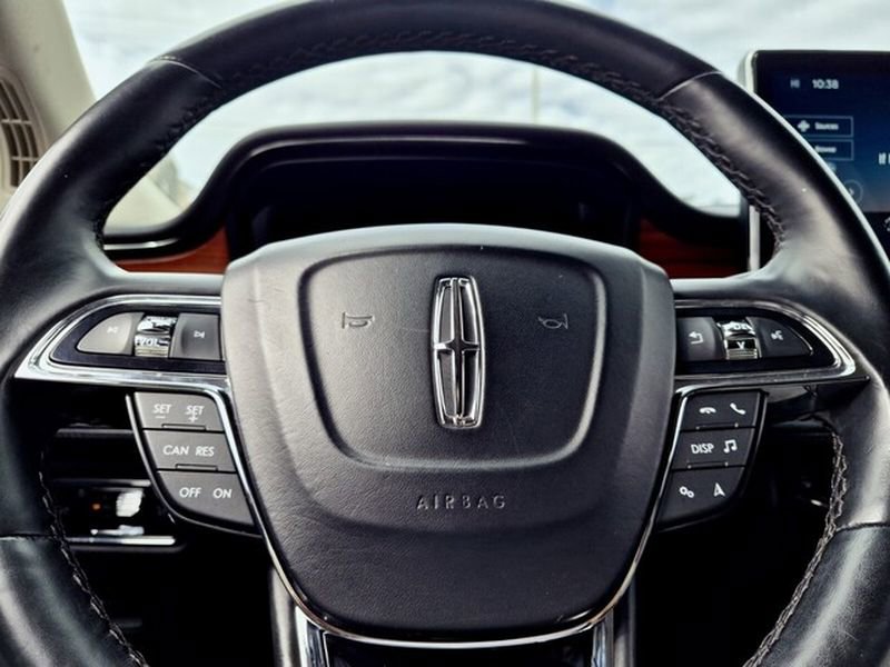 Used 2023 Lincoln Nautilus Reserve w/ Luxury Package image 30