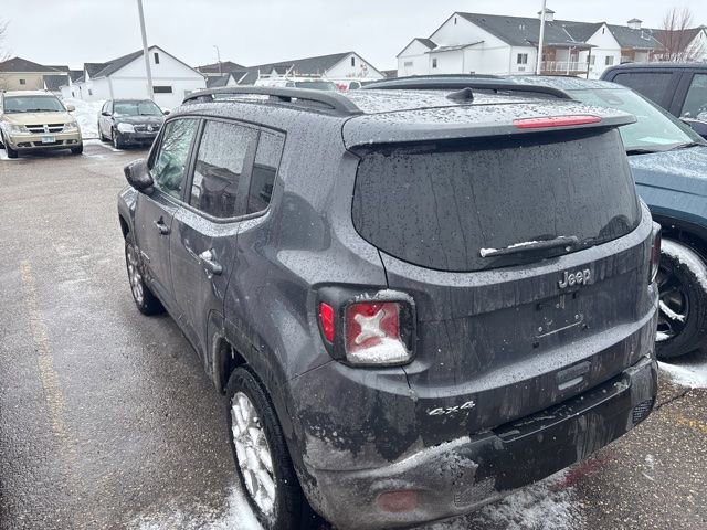 Used 2023 Jeep Renegade Latitude w/ Premium Group image 4