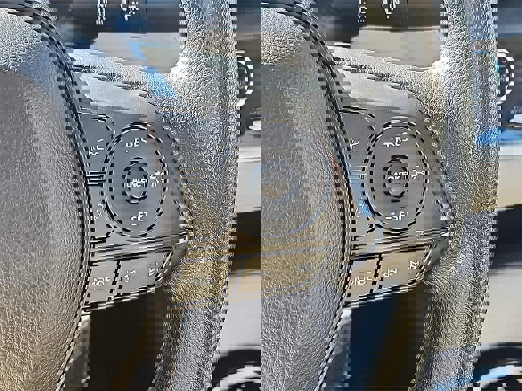 Used 2022 Toyota Corolla LE image 18