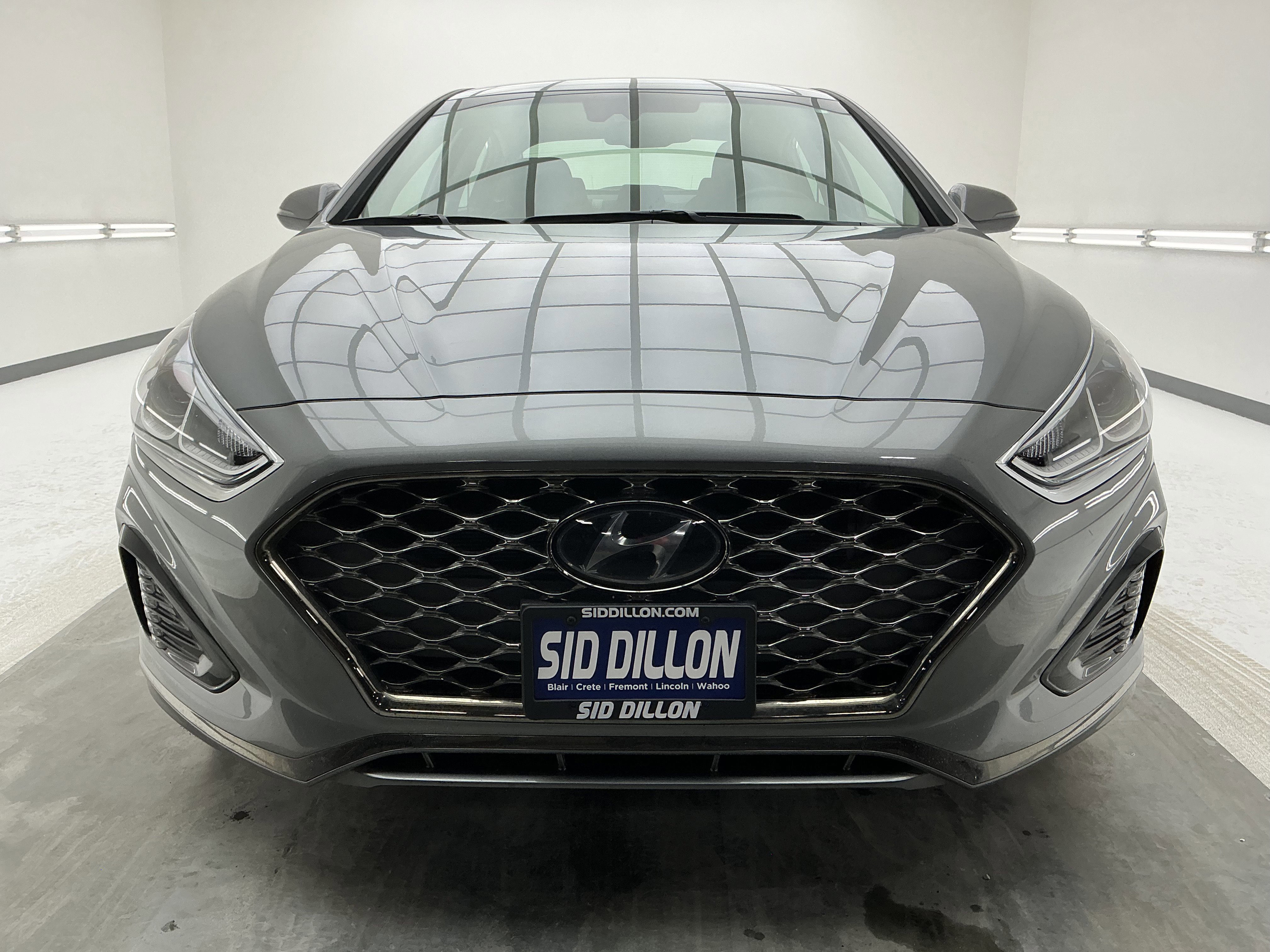 Used 2019 Hyundai Sonata SEL w/ Tech Package 02 image 2