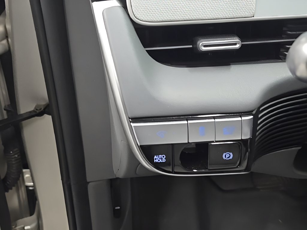 Certified 2023 Hyundai Ioniq 5 SEL AWD/4WD image 12