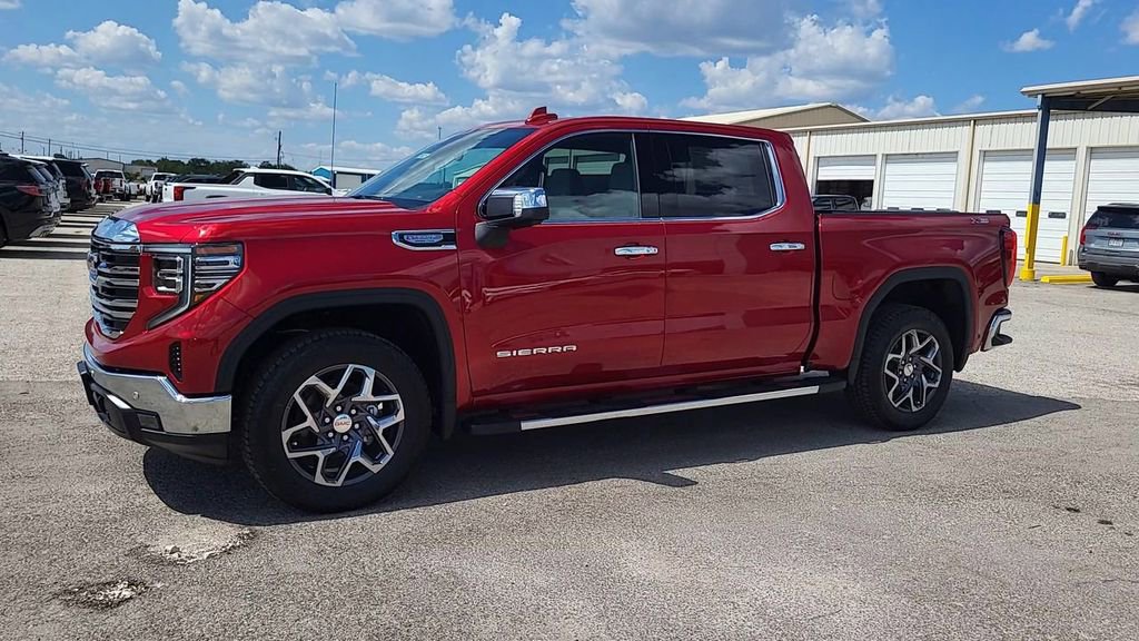 New 2026 GMC Sierra 1500 SLT image 3