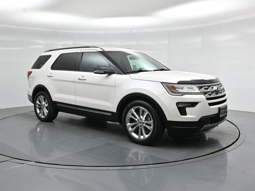 Certified 2018 Ford Explorer XLT w/ Equipment Group 202A FWD image 24