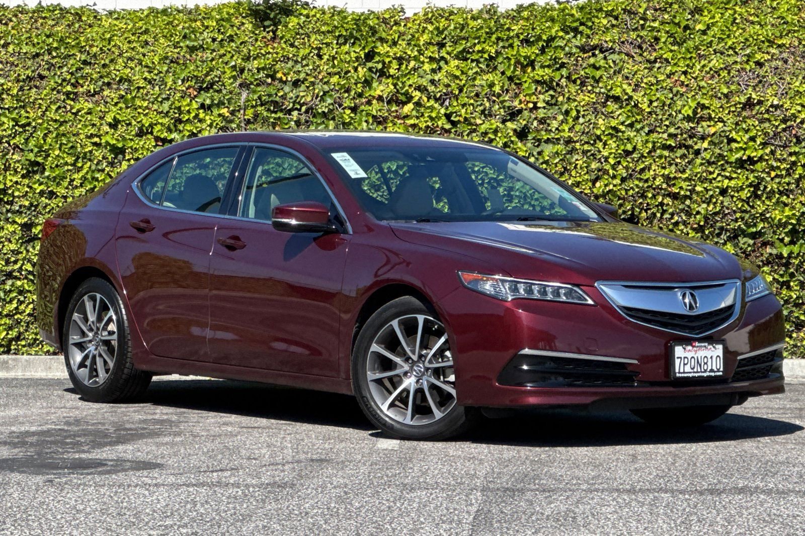 Used 2015 Acura TLX V6 w/ Technology Package FWD image 2
