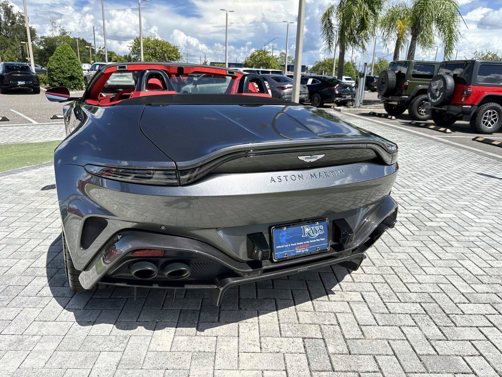 Used 2026 Aston Martin V8 Vantage Coupe RWD image 10