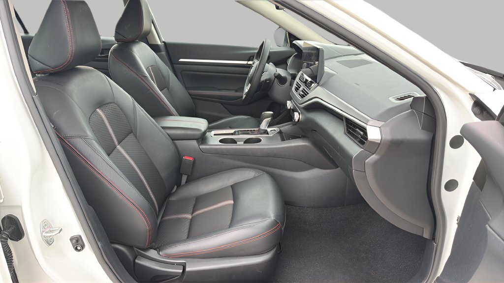 Used 2026 Nissan Altima 2.5 SR FWD image 11
