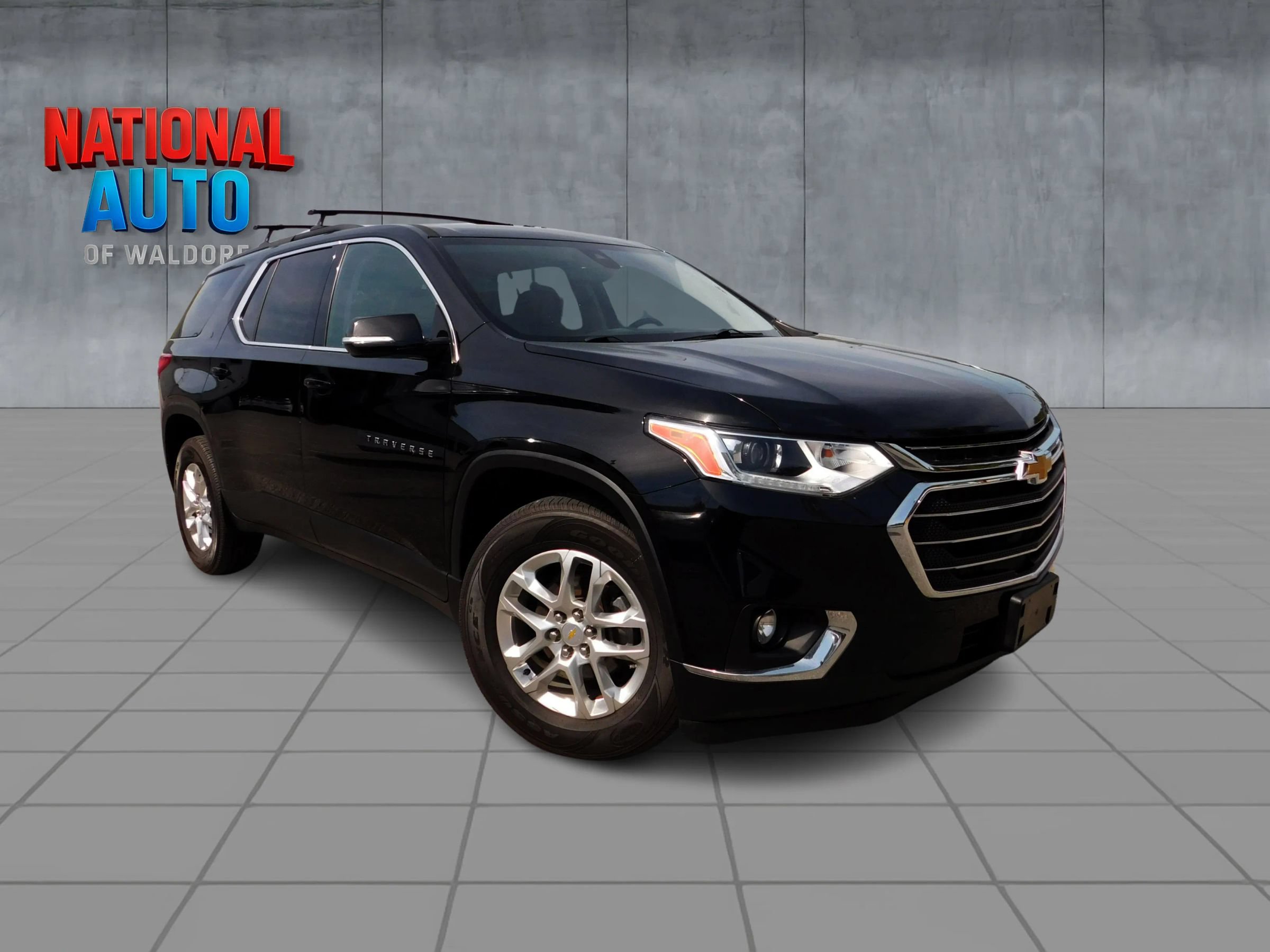 Used 2020 Chevrolet Traverse LT w/ Driver Confidence II Package AWD/4WD image 1