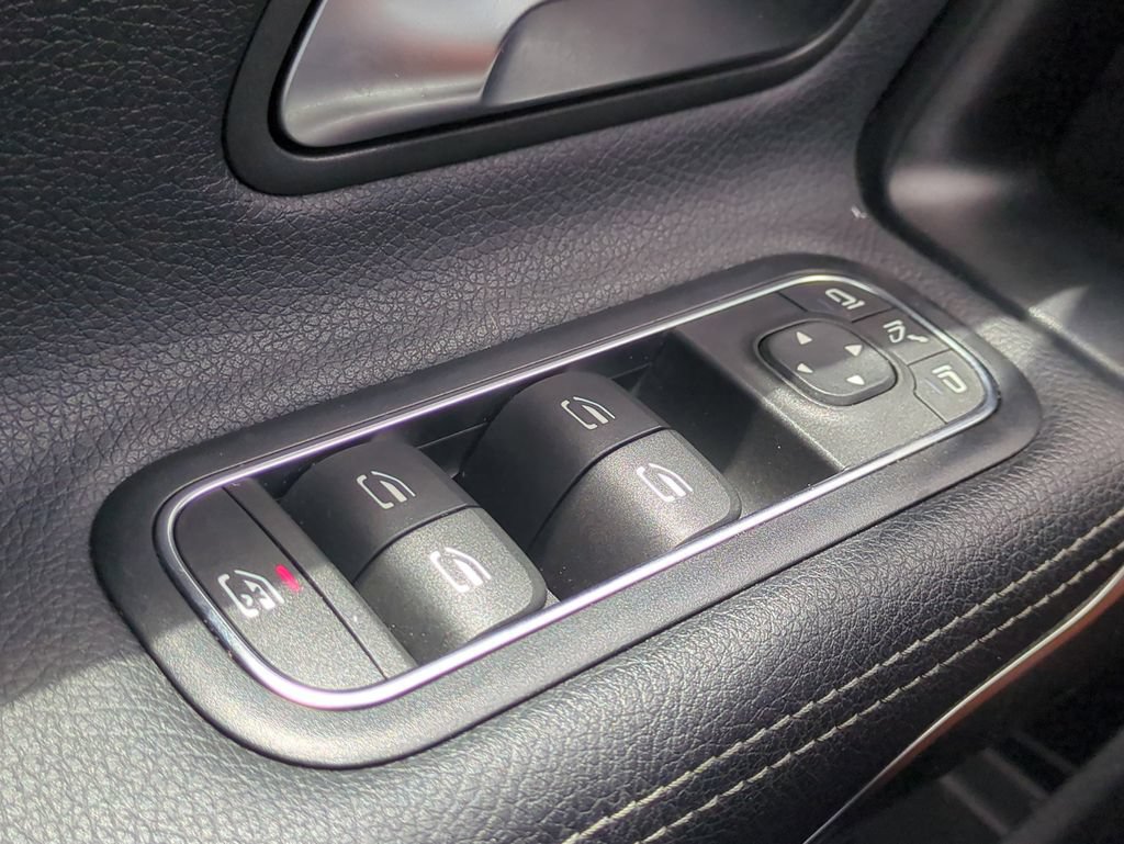 Used 2023 Mercedes-Benz CLA 250 w/ Premium Package image 25