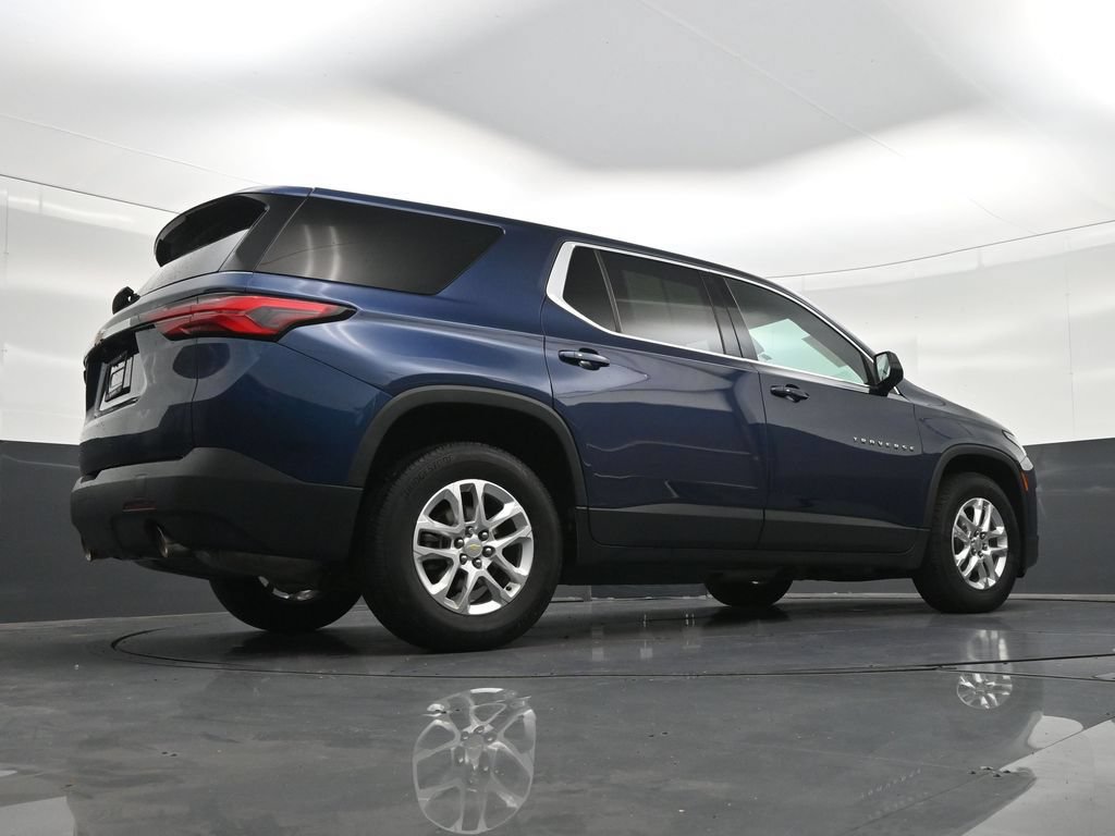 Used 2022 Chevrolet Traverse LS FWD image 27