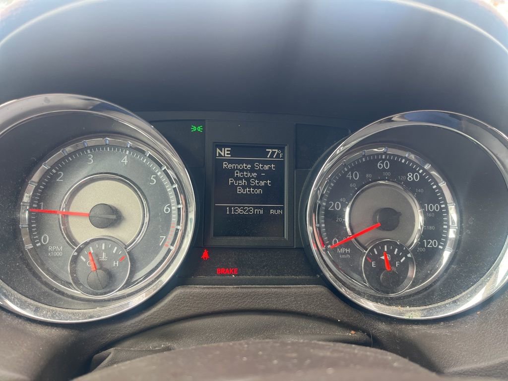 Used 2015 Chrysler Town & Country Touring-L w/ Driver Convenience Group image 10