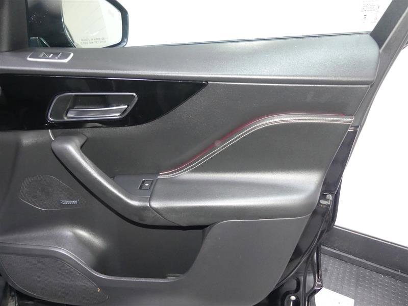 Used 2019 Jaguar F-PACE S image 19