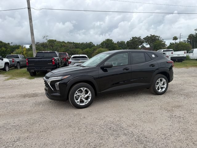 New 2026 Chevrolet Trax LS w/ LS Convenience Package FWD image 3