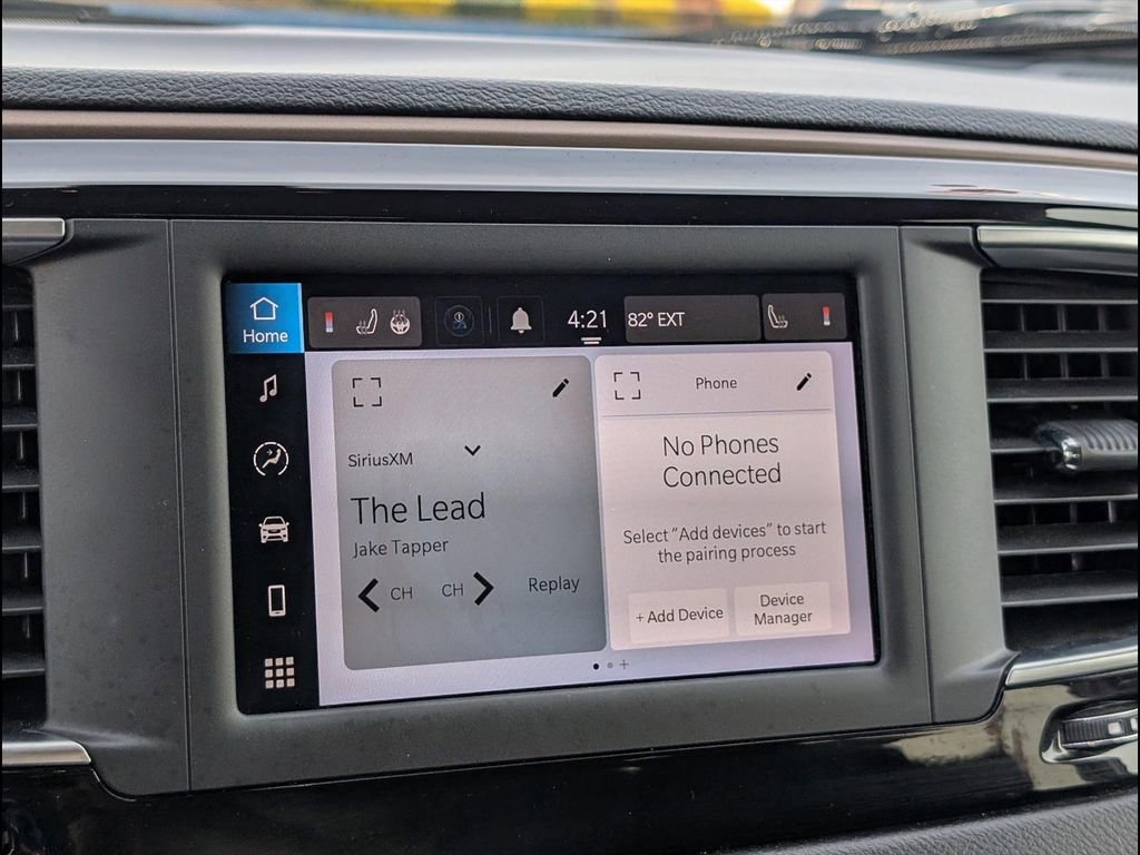 Used 2022 Chrysler Voyager LX image 15