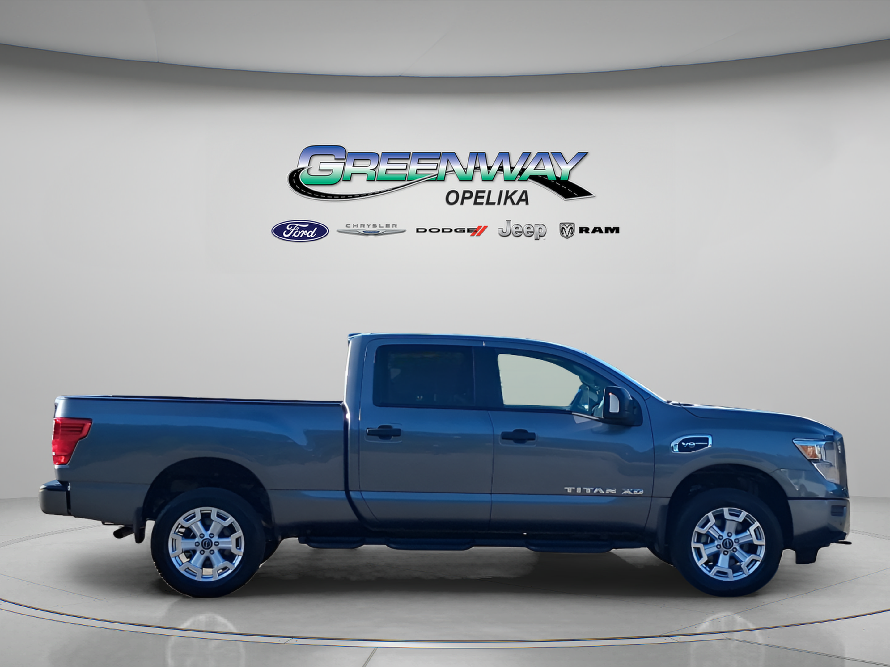 Used 2024 Nissan Titan SV w/ SV Convenience Package AWD/4WD image 8
