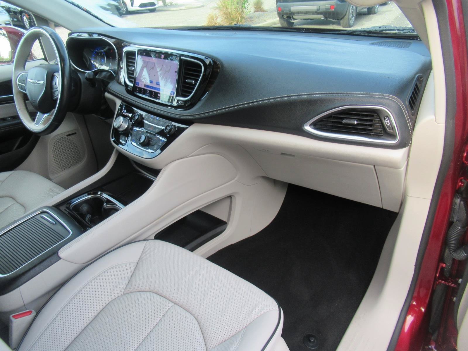Used 2021 Chrysler Pacifica Limited w/ Premium & Safety Sphere Group AWD/4WD image 11