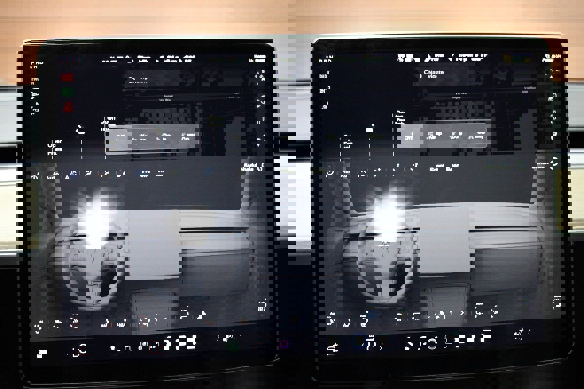 Used 2023 Tesla Model Y Long Range image 34