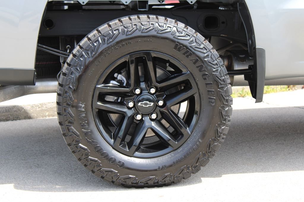 Used 2025 Chevrolet Silverado 1500 Custom Trail Boss AWD/4WD image 18