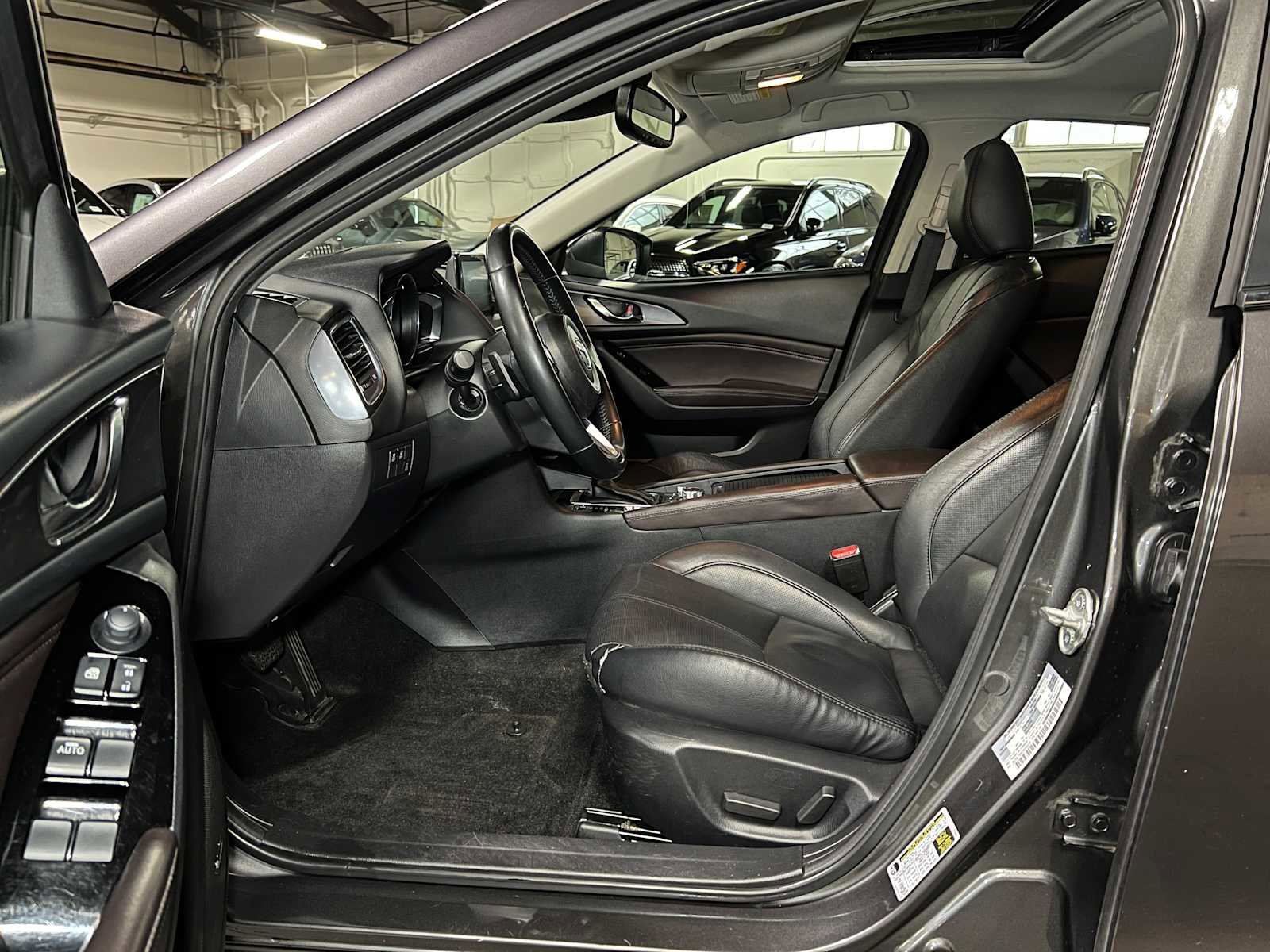 Used 2018 MAZDA MAZDA3 Grand Touring w/ Premium Equipment Package image 20