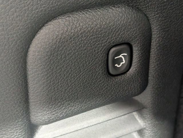 Certified 2023 Dodge Durango R/T image 9