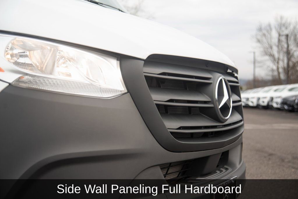 Used 2025 Mercedes-Benz Sprinter 2500 image 18