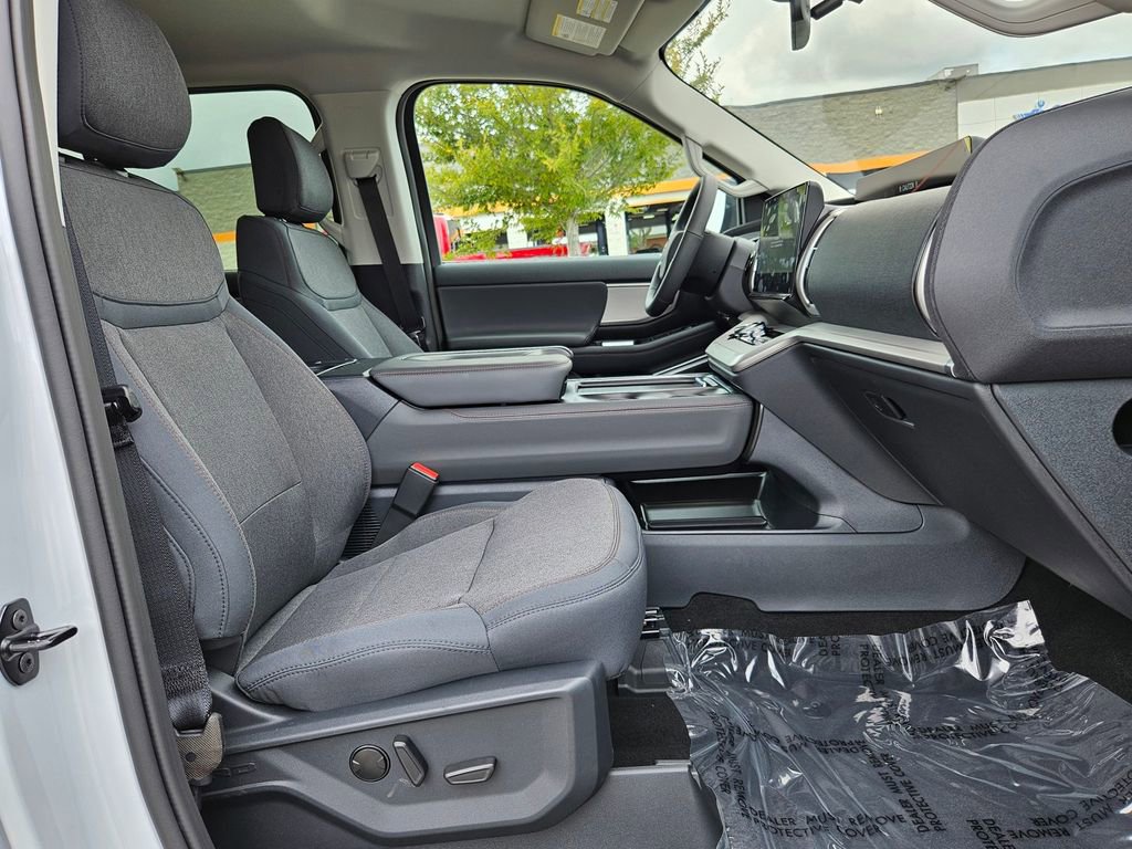 New 2025 Ford Expedition Active image 36