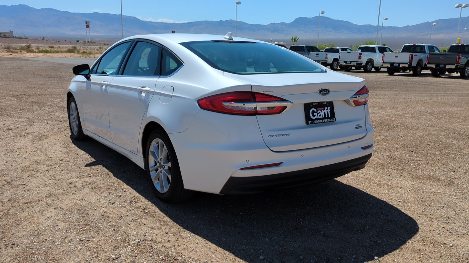 Used 2020 Ford Fusion SE FWD image 5