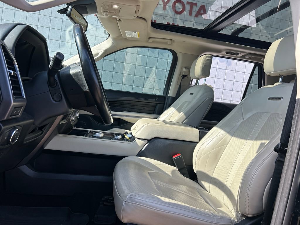 Used 2021 Ford Expedition Max Platinum AWD/4WD image 3