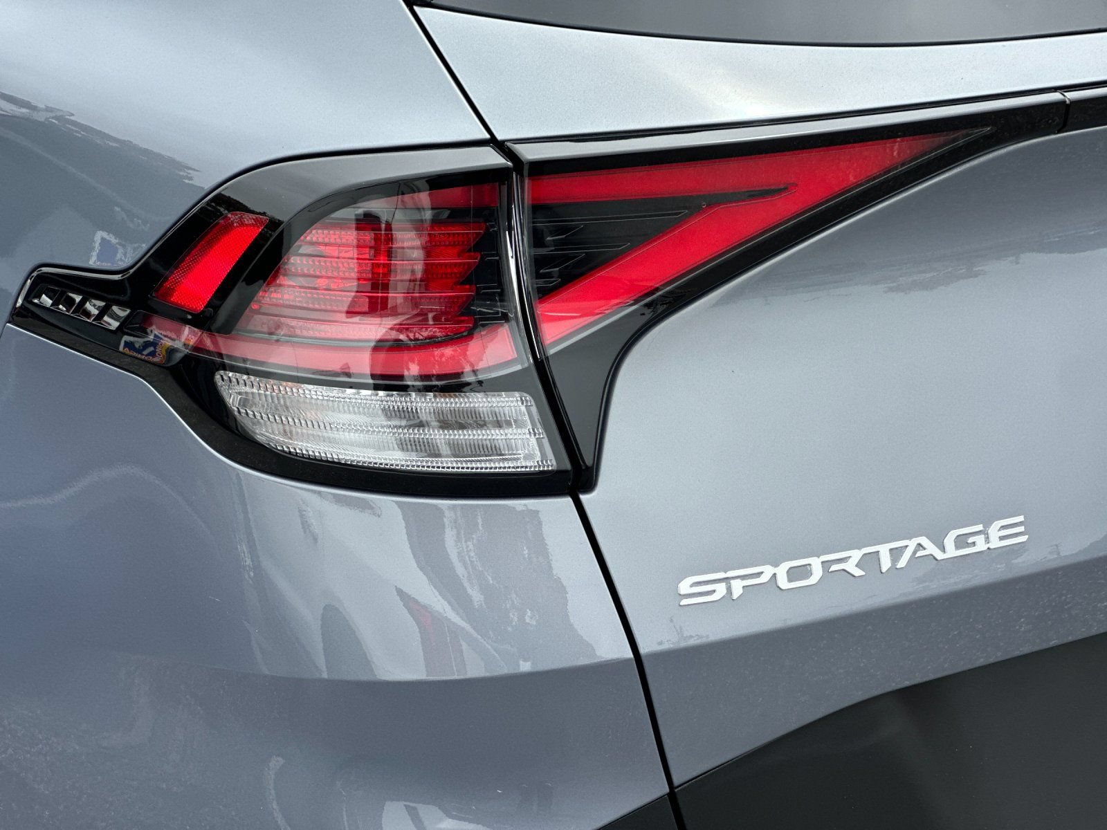Used 2025 Kia Sportage EX w/ Premium Package FWD image 36