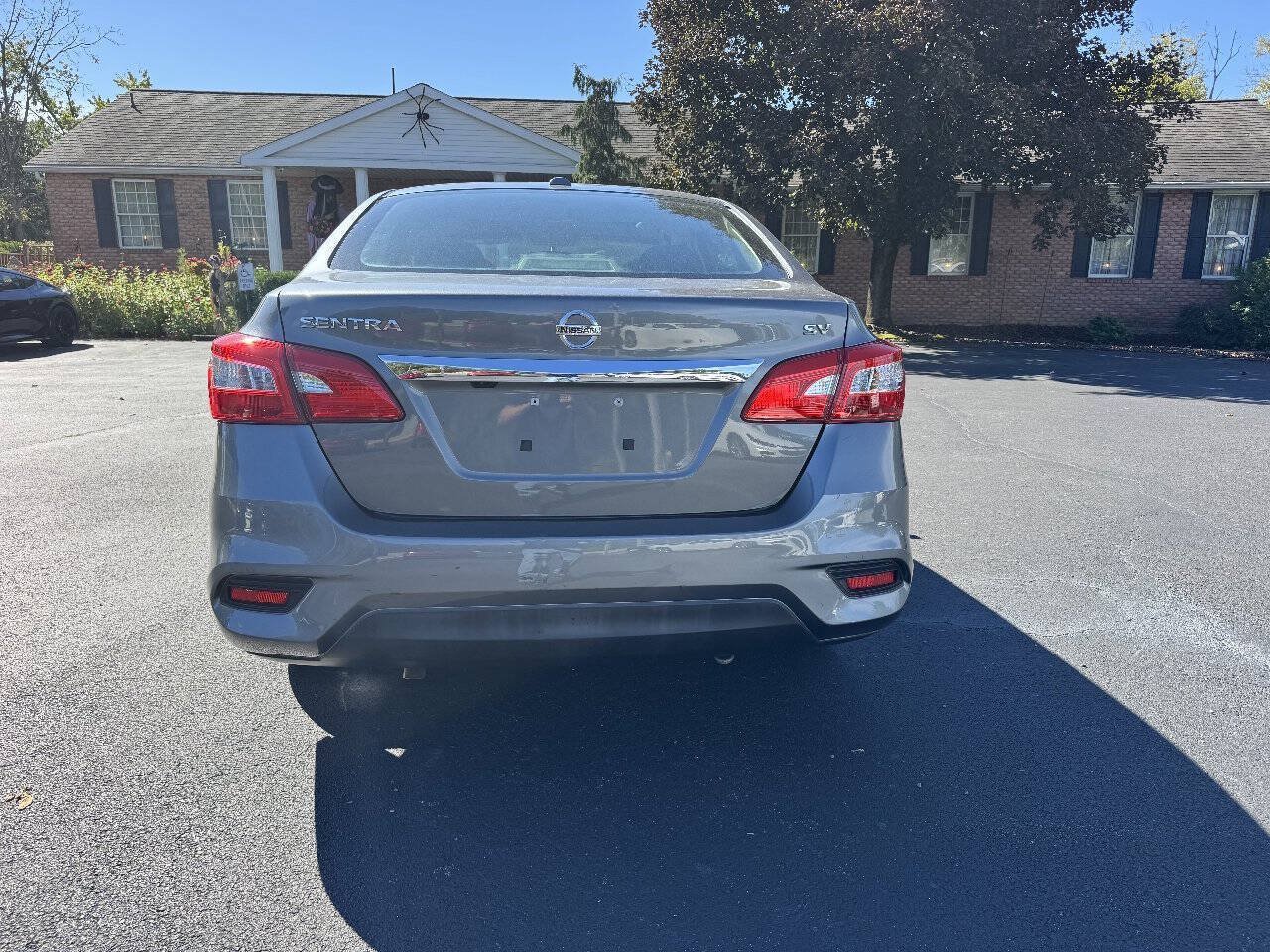 Used 2019 Nissan Sentra SV w/ Special Edition Package FWD image 6